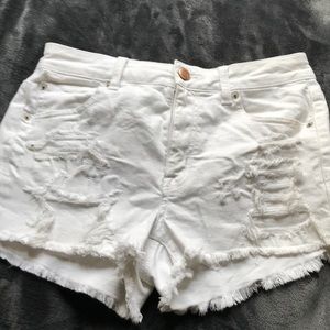 WHITE AMERICAN EAGLE SHORTS